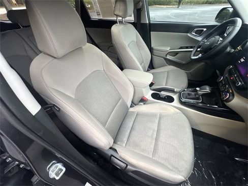 Certified 2024 Kia Soul EX image 18