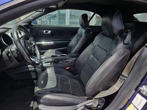 Used 2020 Ford Mustang Premium image 9