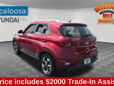 Used 2025 Hyundai Venue SEL FWD image 5