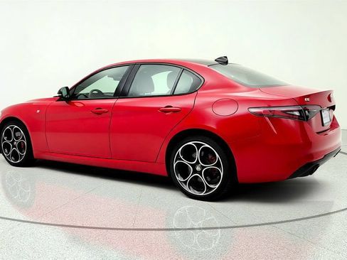 Used 2024 Alfa Romeo Giulia Ti AWD/4WD image 7