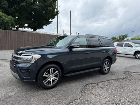 Used 2024 Ford Expedition XLT RWD image 6