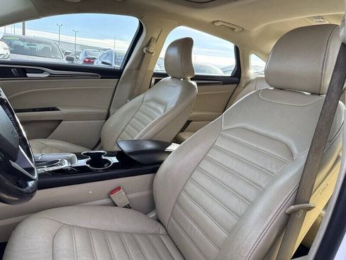 Used 2016 Ford Fusion SE w/ Equipment Group 202A FWD image 13