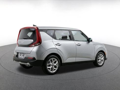 Used 2025 Kia Soul LX w/ LX Technology Package FWD image 11