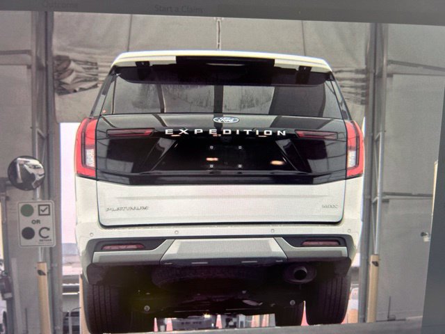 Used 2025 Ford Expedition Max Platinum AWD/4WD image 12