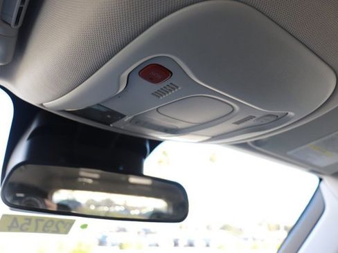 Used 2023 Jeep Renegade Latitude image 23