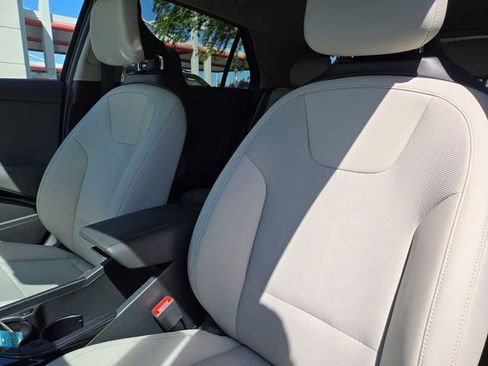 New 2025 Kia Niro EX image 13