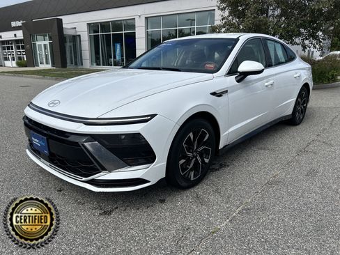 Certified 2025 Hyundai Sonata SEL FWD image 1