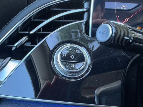 Used 2025 Mercedes-Benz E 350 Sedan image 22