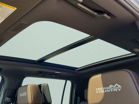 New 2026 Chevrolet Suburban High Country AWD/4WD image 28