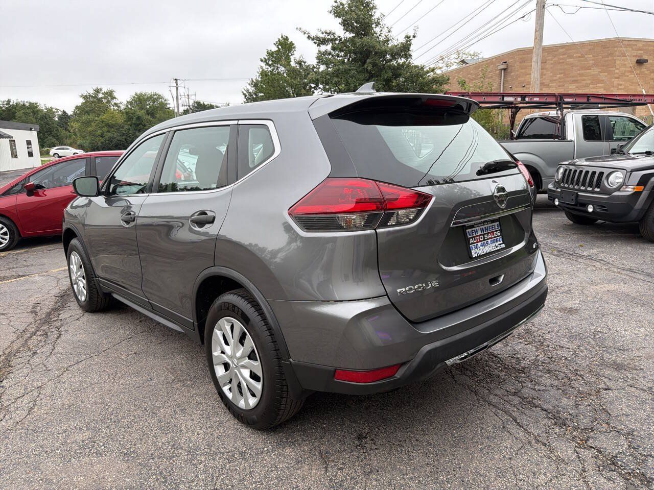 Used 2020 Nissan Rogue S AWD/4WD image 5