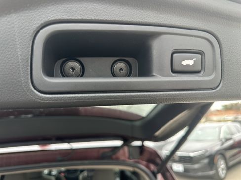 Used 2021 Honda Pilot Touring image 11