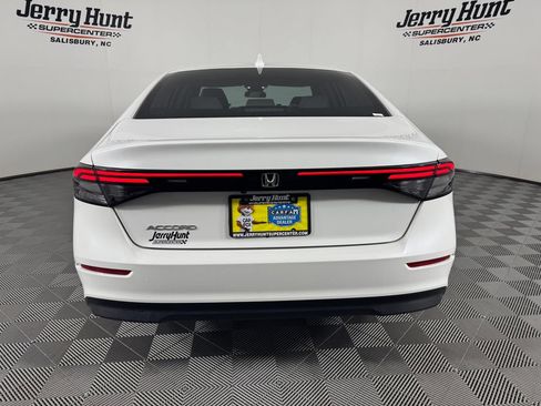 Used 2024 Honda Accord EX image 6