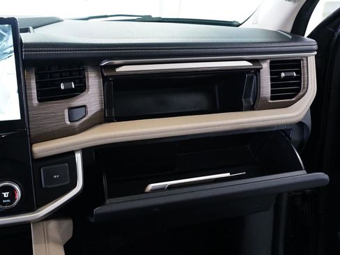 Used 2024 Ford Expedition Limited image 32