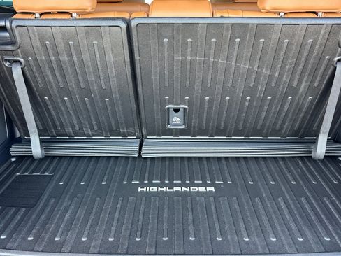 Certified 2026 Toyota Highlander Platinum AWD/4WD image 16