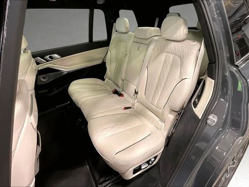 Used 2025 BMW X7 M60i AWD/4WD image 22