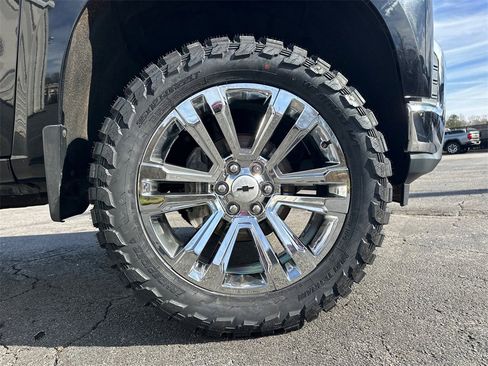 Used 2019 Chevrolet Silverado 1500 LT w/ All-Star Edition image 13