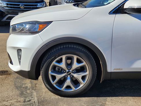 Used 2019 Kia Sorento EX image 9