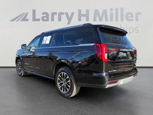 Used 2025 Ford Expedition Max Platinum image 3