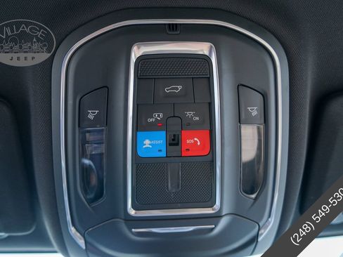 Used 2023 Jeep Grand Cherokee L Limited AWD/4WD image 19