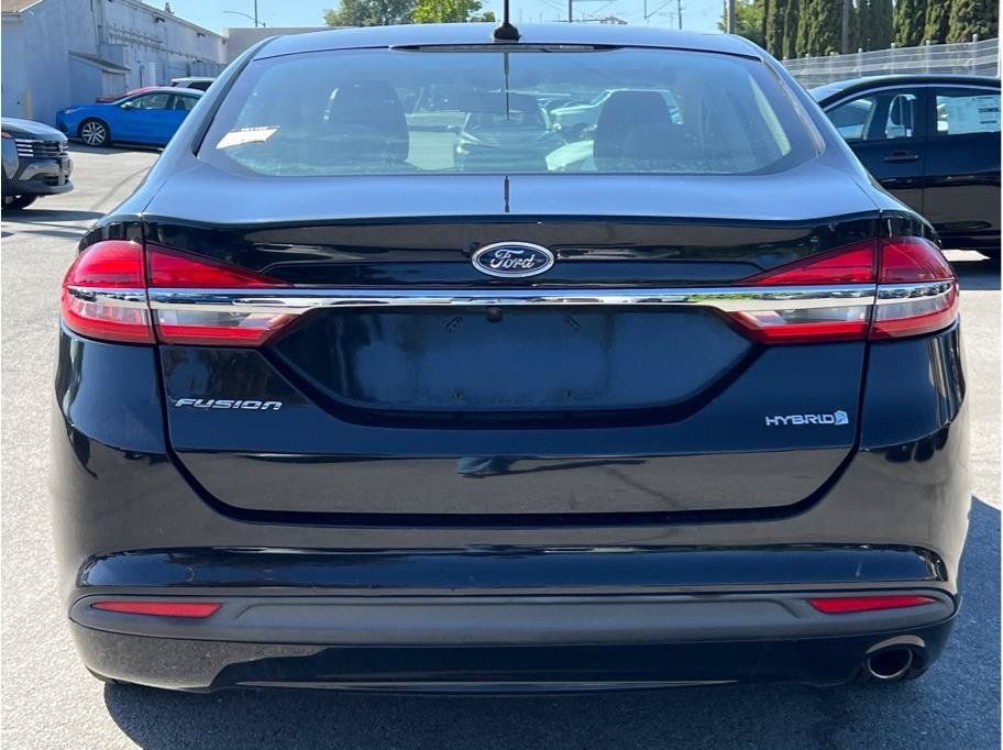 Used 2018 Ford Fusion S FWD image 4