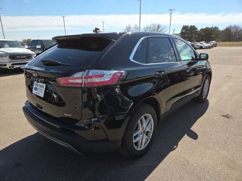 Certified 2024 Ford Edge SEL image 8