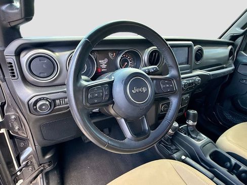Used 2022 Jeep Wrangler Unlimited Sport AWD/4WD image 12