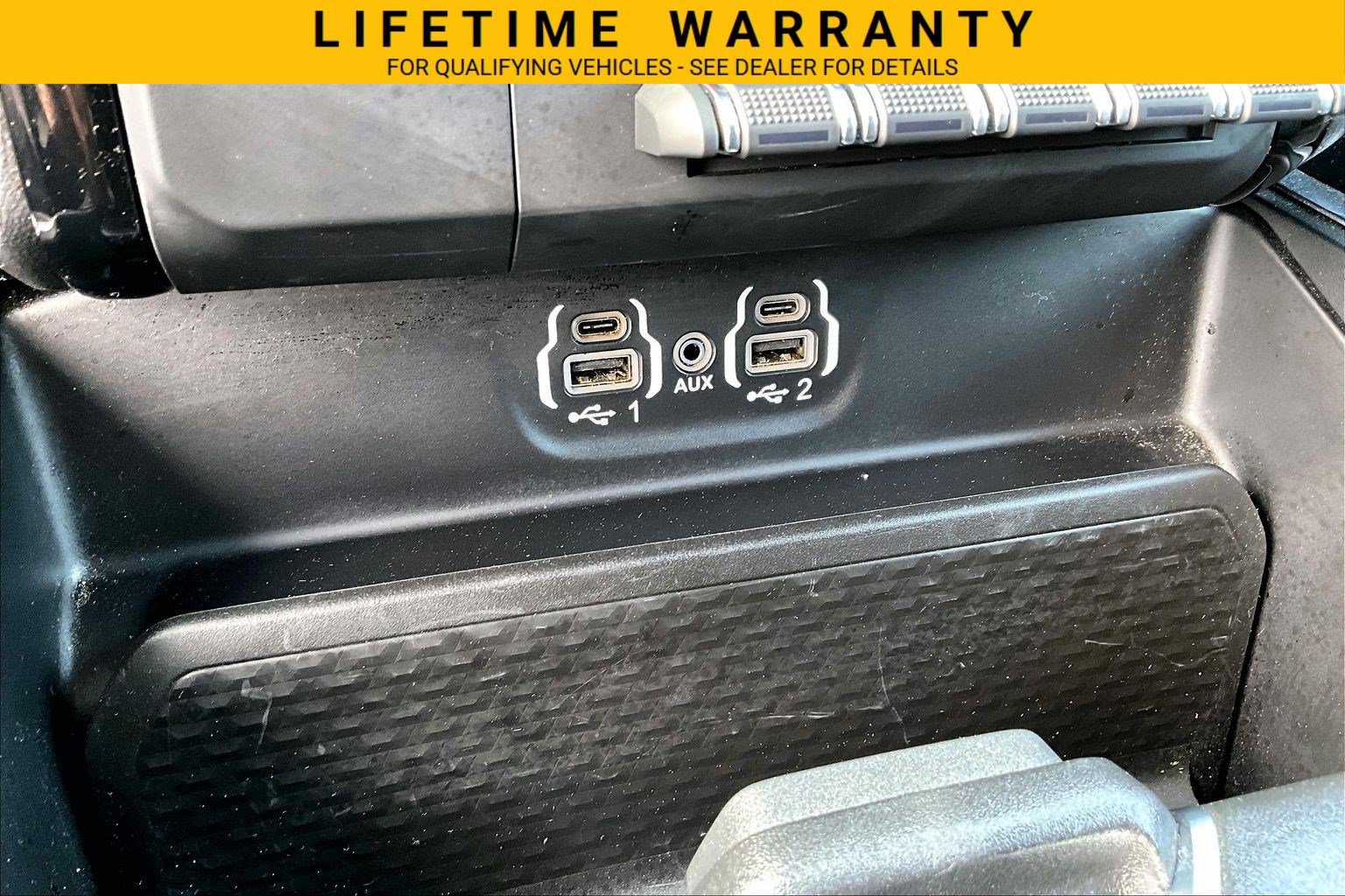 Used 2024 RAM 1500 Laramie AWD/4WD image 29