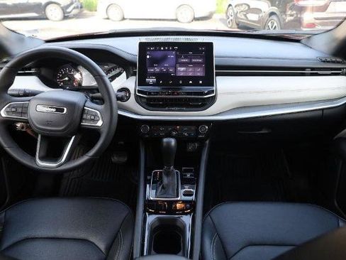 Used 2025 Jeep Compass Limited AWD/4WD image 22
