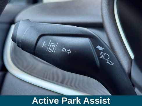 Used 2018 Lincoln MKC Reserve FWD image 12