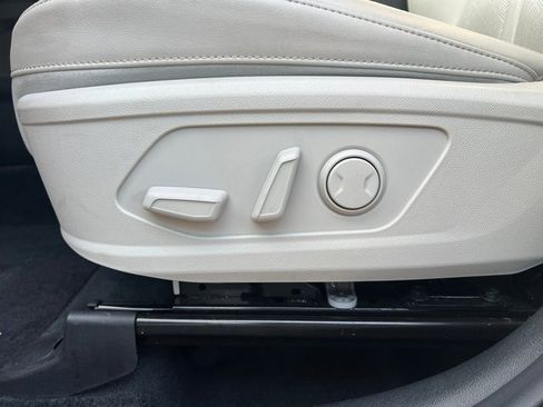 Certified 2022 Kia Sorento S image 12