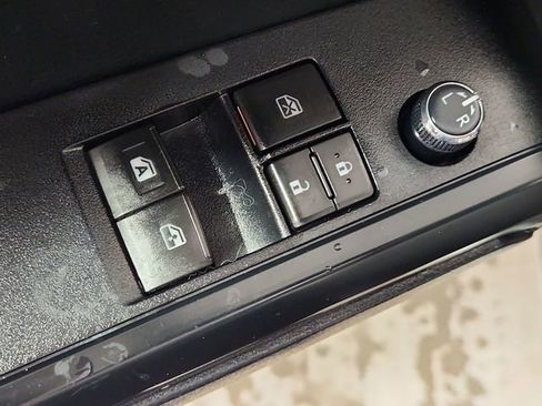 Used 2017 Toyota Tacoma SR RWD image 20