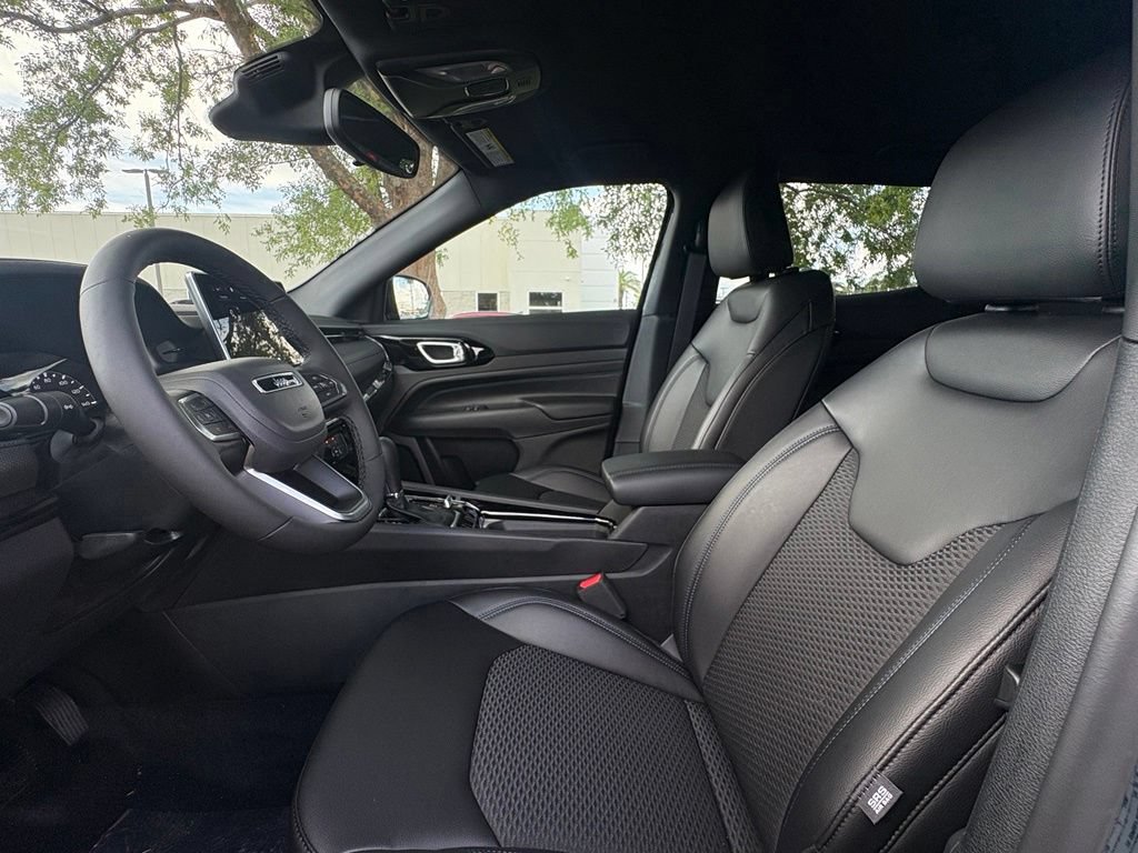New 2026 Jeep Compass Latitude AWD/4WD image 18