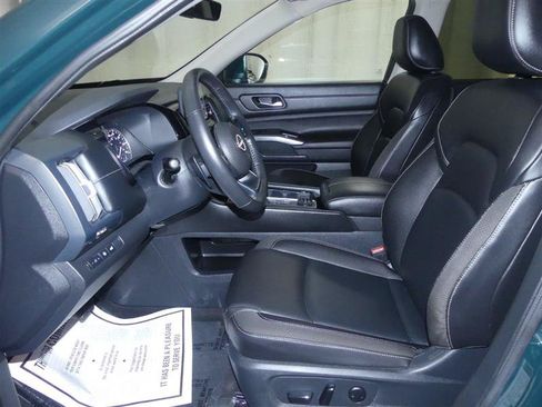 Used 2025 Nissan Pathfinder SL AWD/4WD image 15