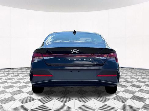 New 2026 Hyundai Elantra SE image 10
