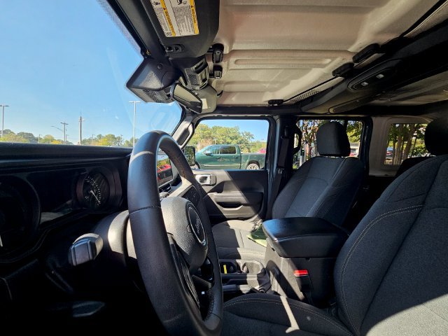 Used 2024 Jeep Wrangler Unlimited AWD/4WD image 9