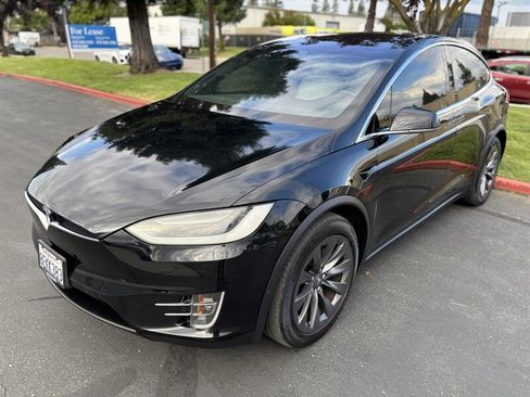 Used 2018 Tesla Model X 75D AWD/4WD image 4