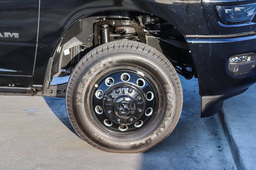 New 2026 RAM 3500 Laramie AWD/4WD image 11