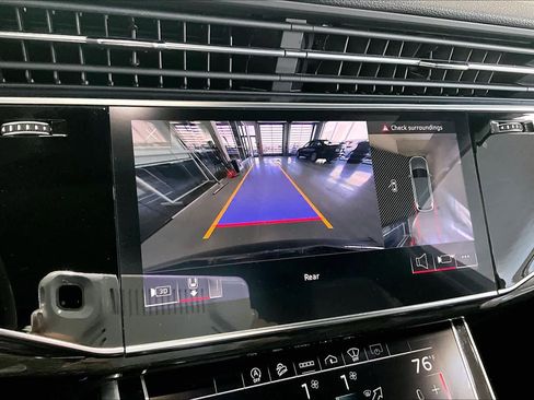 Used 2021 Audi Q7 3.0T Prestige image 23