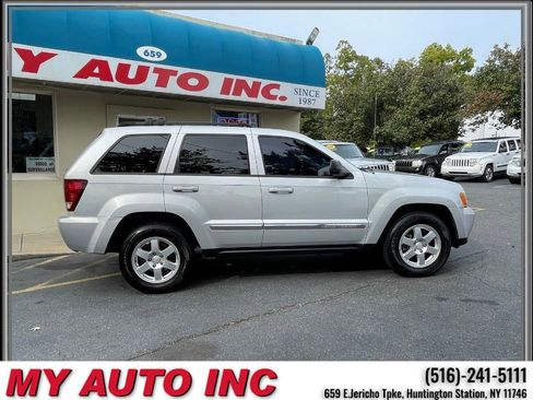 Used 2010 Jeep Grand Cherokee Laredo image 3