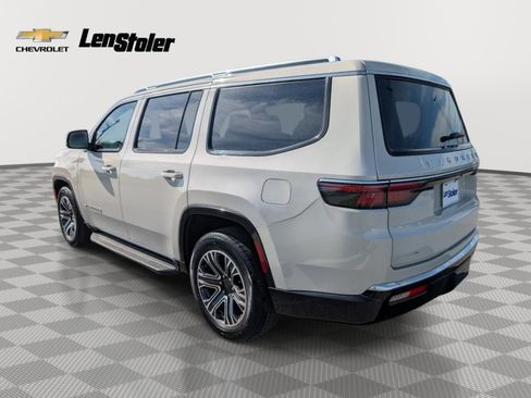 Used 2022 Jeep Wagoneer Series III image 3