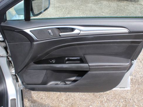 Used 2014 Ford Fusion Titanium FWD image 10