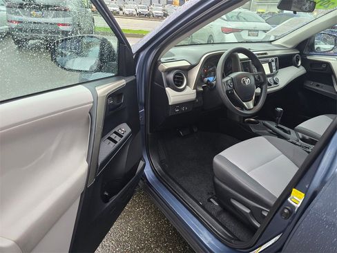 Used 2013 Toyota RAV4 LE image 20