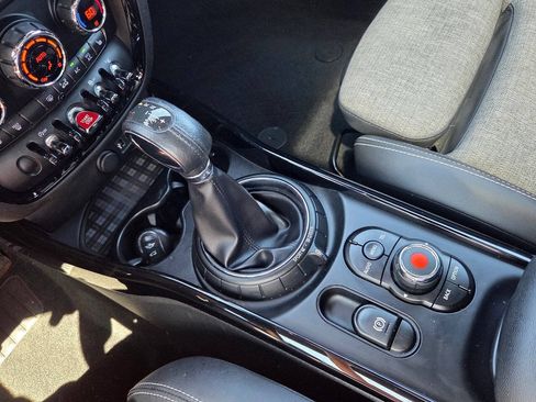 Used 2016 MINI Cooper Clubman FWD image 13