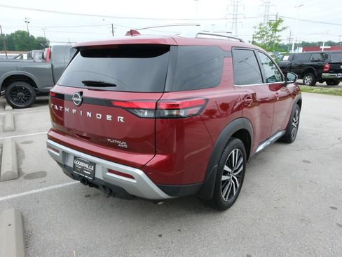 Used 2025 Nissan Pathfinder Platinum AWD/4WD image 7
