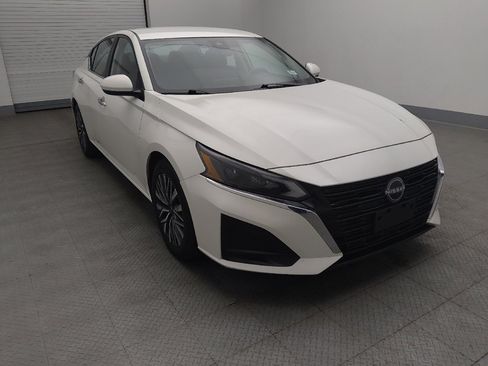 Used 2023 Nissan Altima 2.5 SV image 13