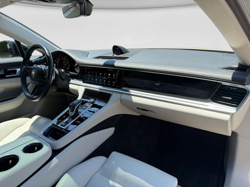 Used 2023 Porsche Panamera RWD image 23