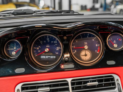 Used 2003 BMW Z8 image 25