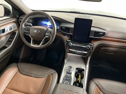 Used 2022 Ford Explorer King Ranch w/ Technology Package image 5