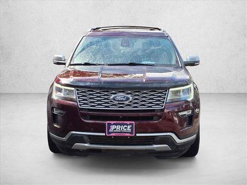 Used 2018 Ford Explorer Platinum AWD/4WD image 2