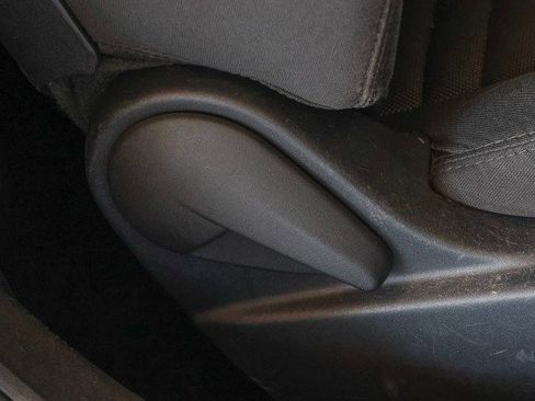 Used 2013 Dodge Challenger SXT image 25